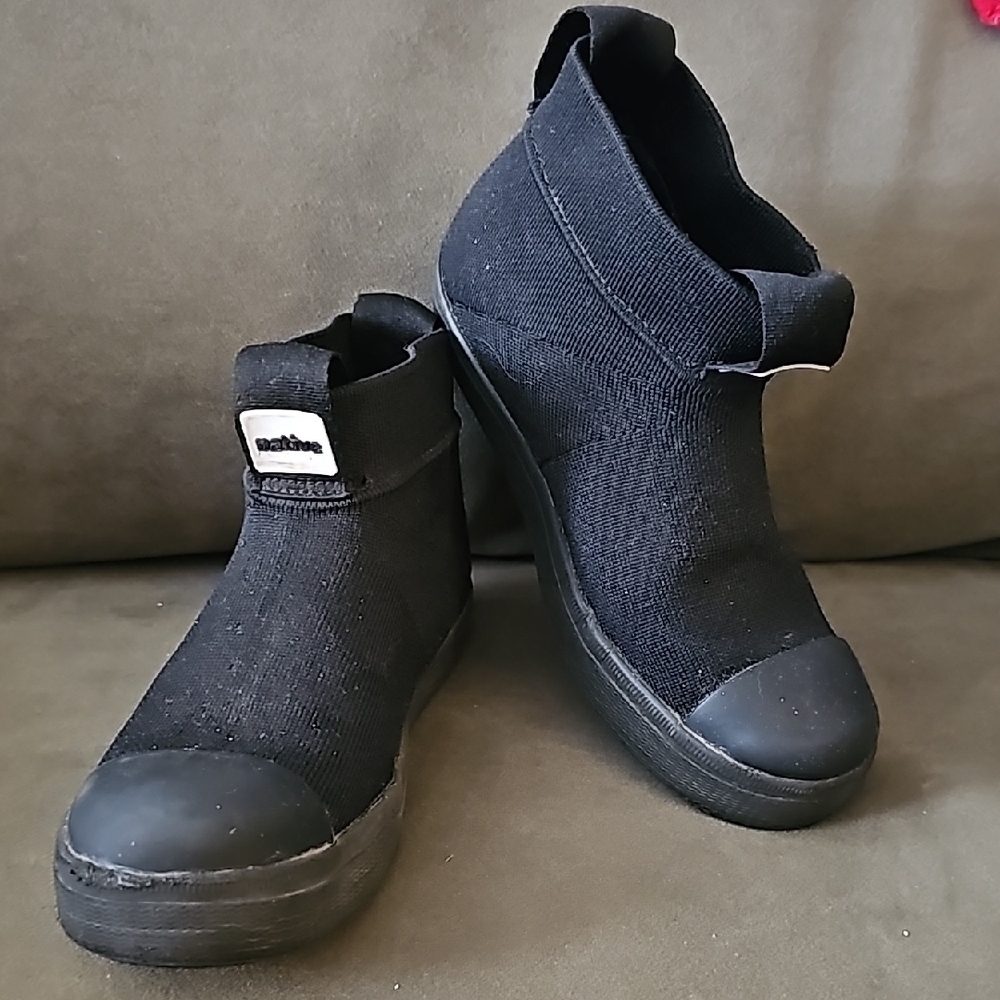 NATIVE Jefferson Hydroknit High Top Boot Sneaker Size 3 Kids